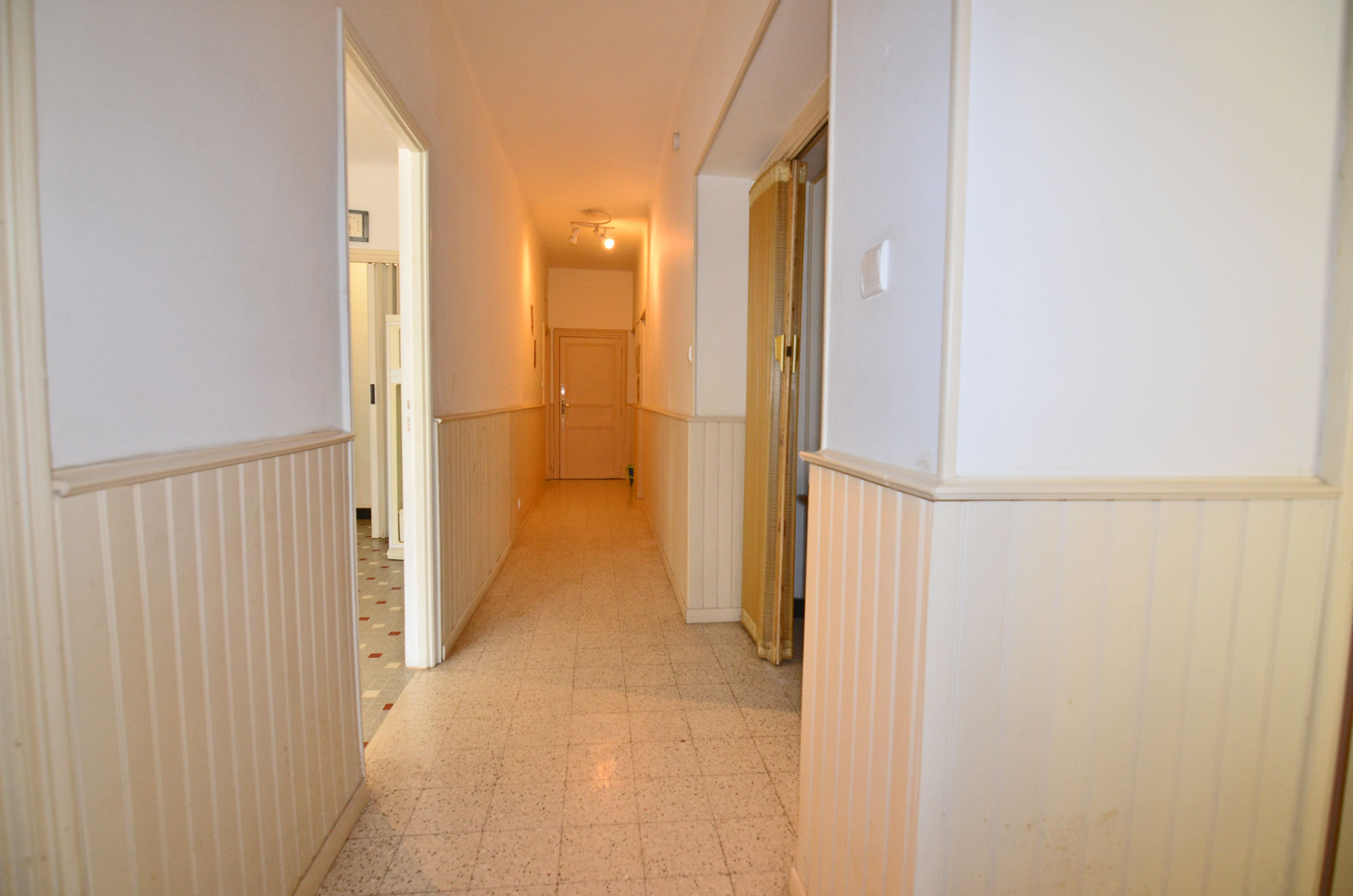 1376CA_hall.jpg
