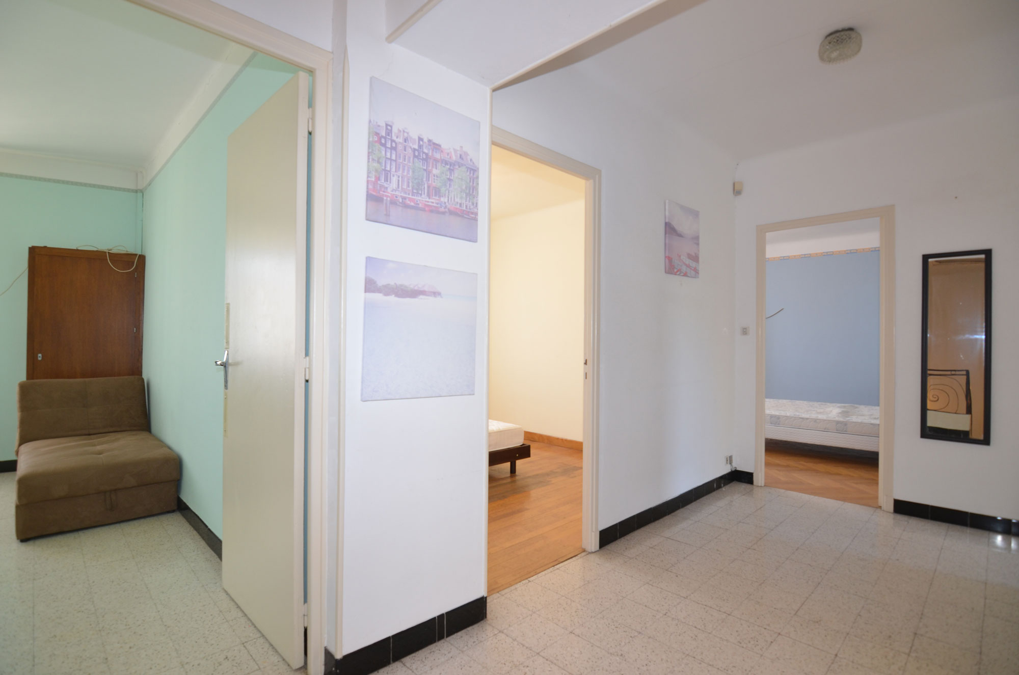 1376CA_hall2.jpg