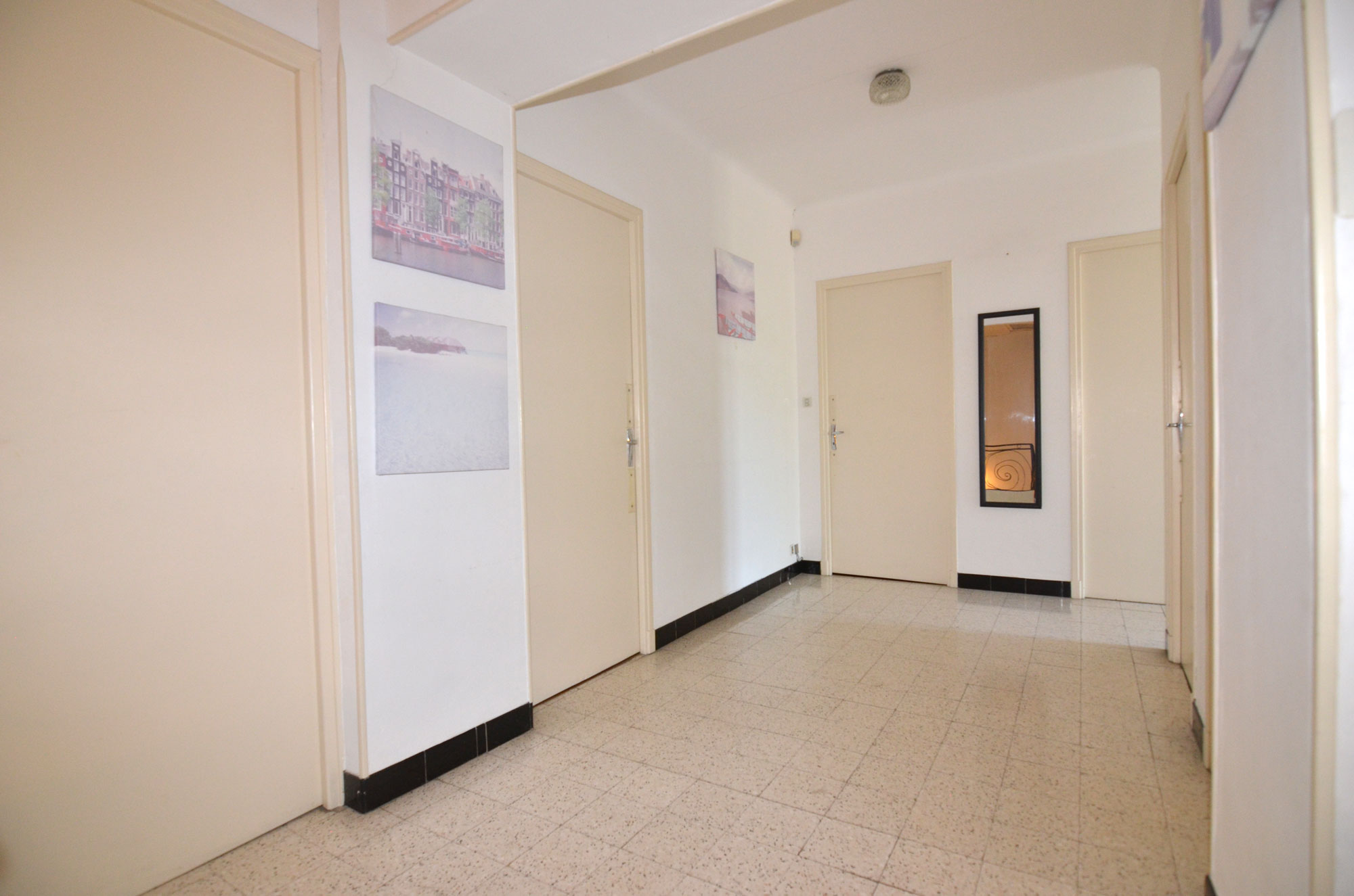 1376CA_hall_premiere_etage.jpg
