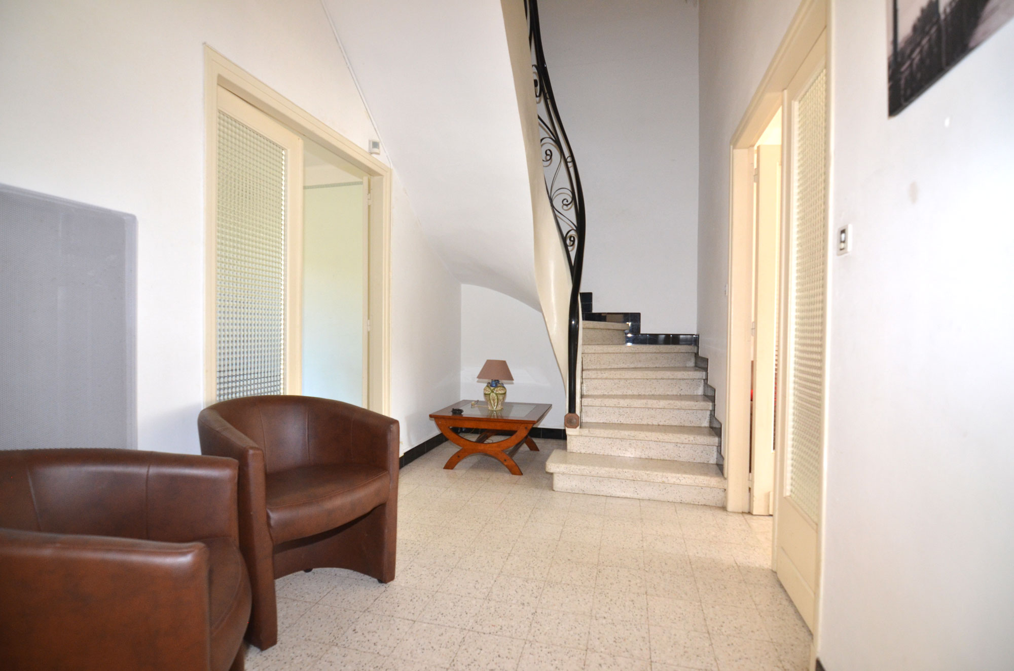 1376CA_reception_area.jpg